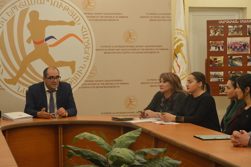 Մարզաշխարհի բազմաթիվ ներկայացուցիչներ արժանացել են մարզական կոչումների և նախարարության շնորհակալագրերի 