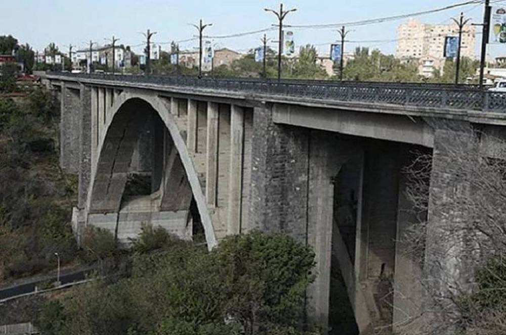 Կանխվել է ինքնասպանության փորձ. 26-ամյա քաղաքացին փորձել է նետվել Երևանի Կիևյան կամրջից