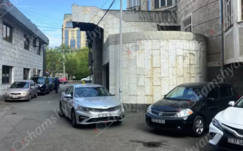 Երևանում 1,5 տարեկան տղան պատուհանից վայր է ընկել. բժիշկները պայքարում են նրա կյանքի համար