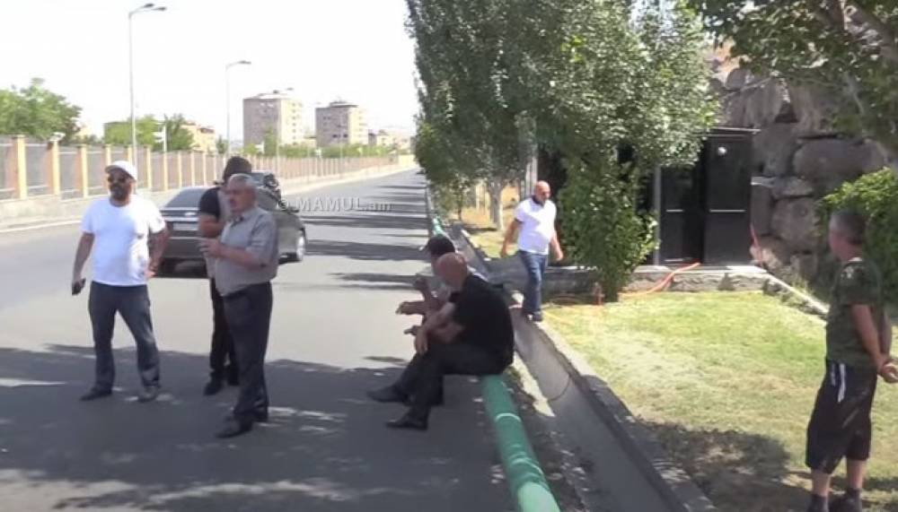 Զոհված զինծառայողների ծնողների բողոքի ակցիան ՊՆ-ի դիմաց