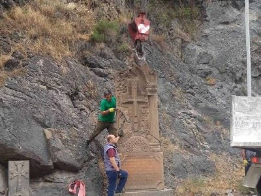 Բերձոր, Ներքին Սուս եւ Աղավնո բնակավայրերում ավարտվել է հուշարձանների տարհանումը. ԱՀ ԿԳՄՍ նախարարություն (ֆոտո)