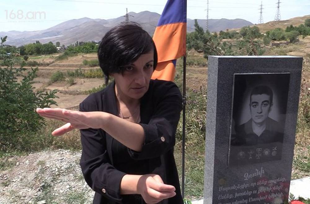 «Մենք վարչապետ չունենք, նա վաղուց գոյություն չունի, Նիկո՛լ, պատասխան ես տալու». Զոհված զինծառայողի մայր