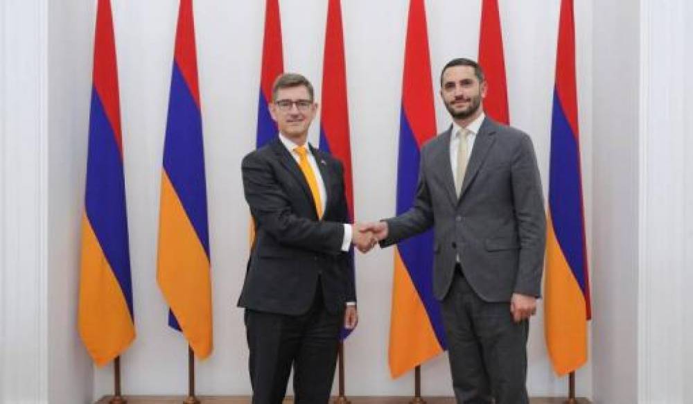 «Հակաֆոսֆոր» կայքն ու հայ-նիդեռլանդական հարաբերությունները․ «Հրապարակ»