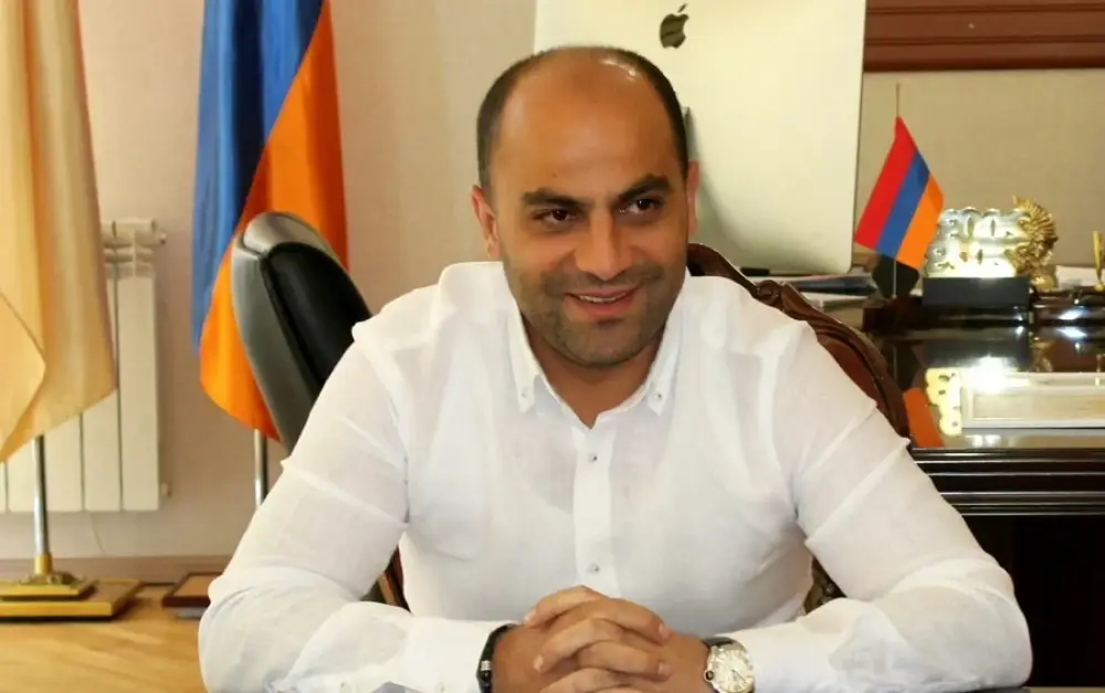 Կոռուպցիոն սկանդալ Արտաշատում․ ուր է հասնում շղթան և ովքեր են կալանավորված