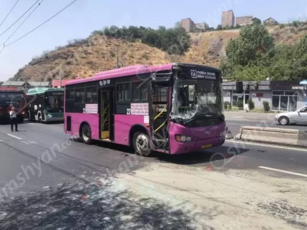 Բախվել են 22 համարի ավտոբուսը, «Nissan»-ը, բեռնատար «KamAZ»-ն ու «GAZ» ավտոցիստեռնը