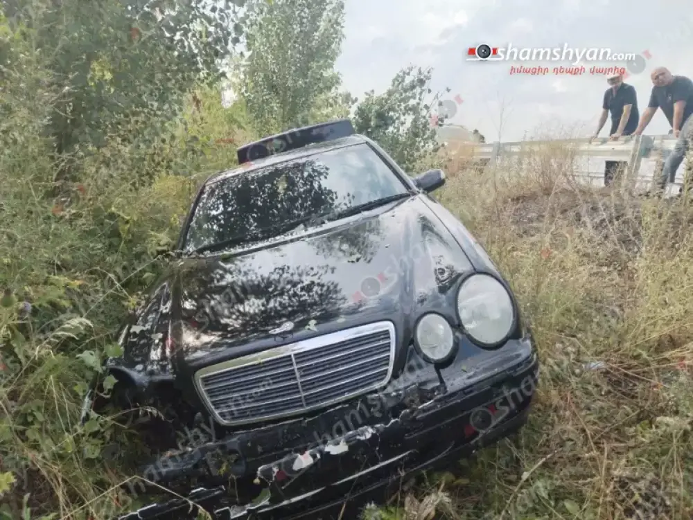 Շիրակի մարզում 43-ամյա վարորդը «Mercedes»-ով դուրս է եկել երթևեկելի գոտուց և հայտնվել ձորակում․ կա վիրшվոր