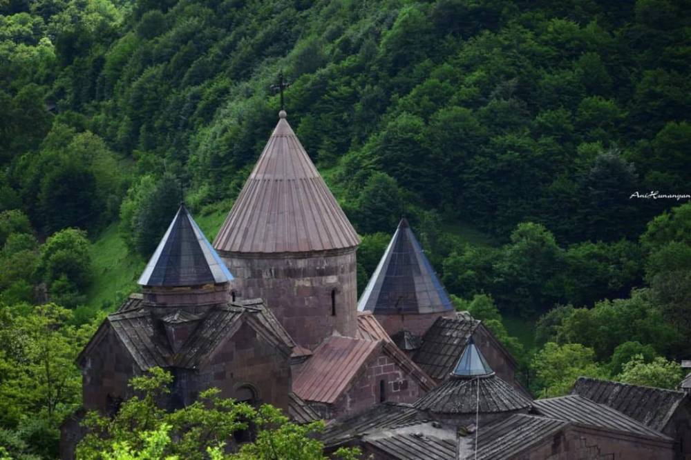 Առկա ծիսական պարագաների և հոգևոր գրականության հաշվառման ընթացքը նկարել են և տարածել՝ ներկայացնելով իբրև վանքի անխնամ վիճակ. Տավուշի թեմ