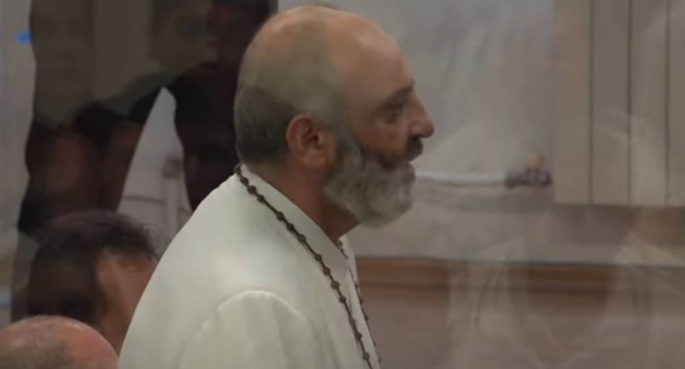 Սրբազանի ազդեցիկ խոսքը. «Պատի’վ է գնդակահարվելը, քան ուրացման մեջ բաժին ունենալը»