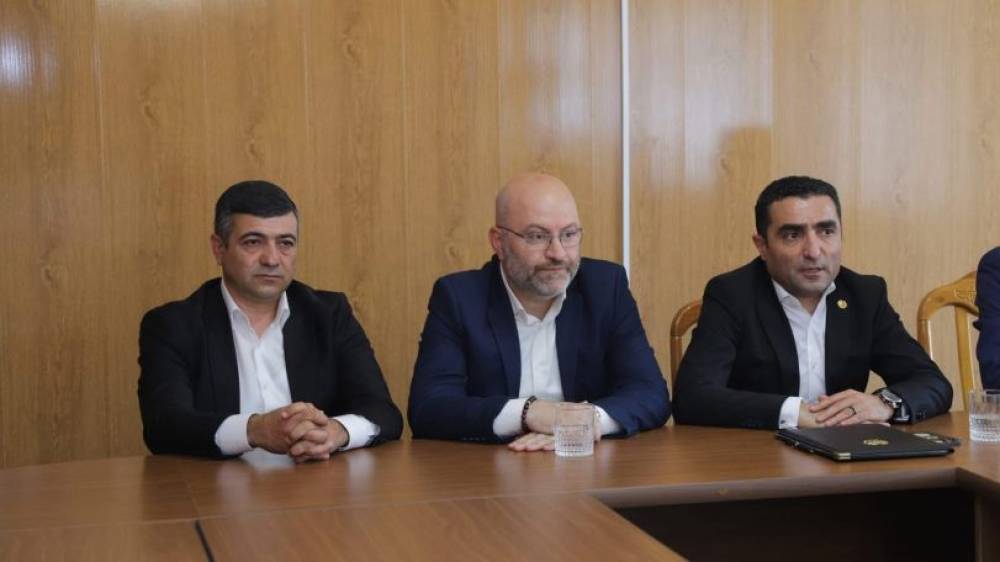 ՀԷՑ-ը վերածվում է ՔՊ գրասենյակի՞. Սուրենյանց