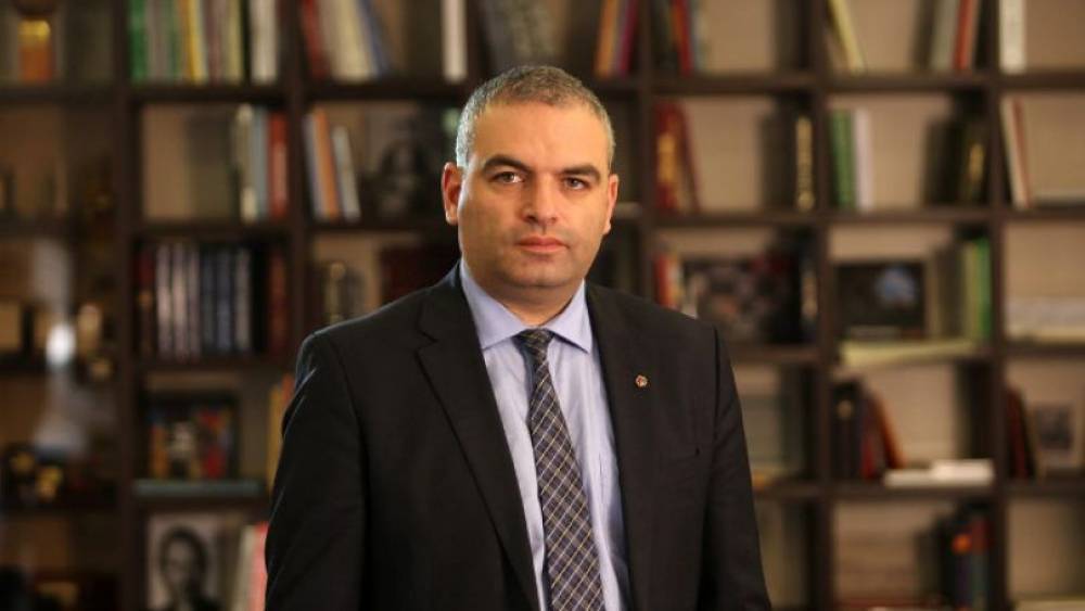 Նիկոլը, Ժաննան ու եռաֆազը. Հայկ Դեմոյան