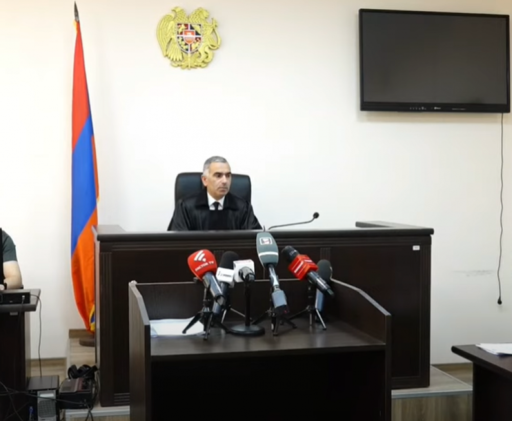 Հովիկ Աբրահամյանի գործով դատավորն ինքնաբացարկ հայտնեց. դատական առաջին նիստն ավարտվեց