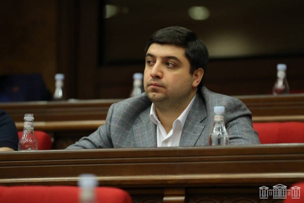Բագրատ արքեպիսկոպոս Գալստանյանը դատի է տվել ՔՊ-ական պատգամավոր Վաղարշակ Հակոբյանին