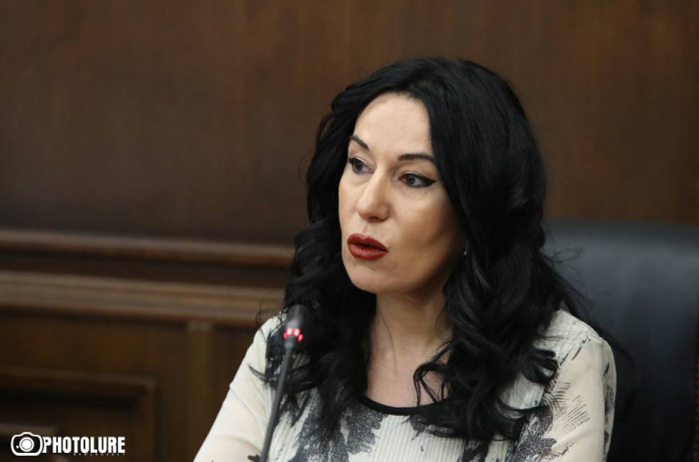 Վանքասարի Սպիտակ Խաչ եկեղեցու վրա բարձրացվեց Ադրբեջանի դրոշը. երիցս անիծյալ լինեք դավաճան արդարացնողներ․ Նաիրա Զոհրաբյան (լուսանկար)