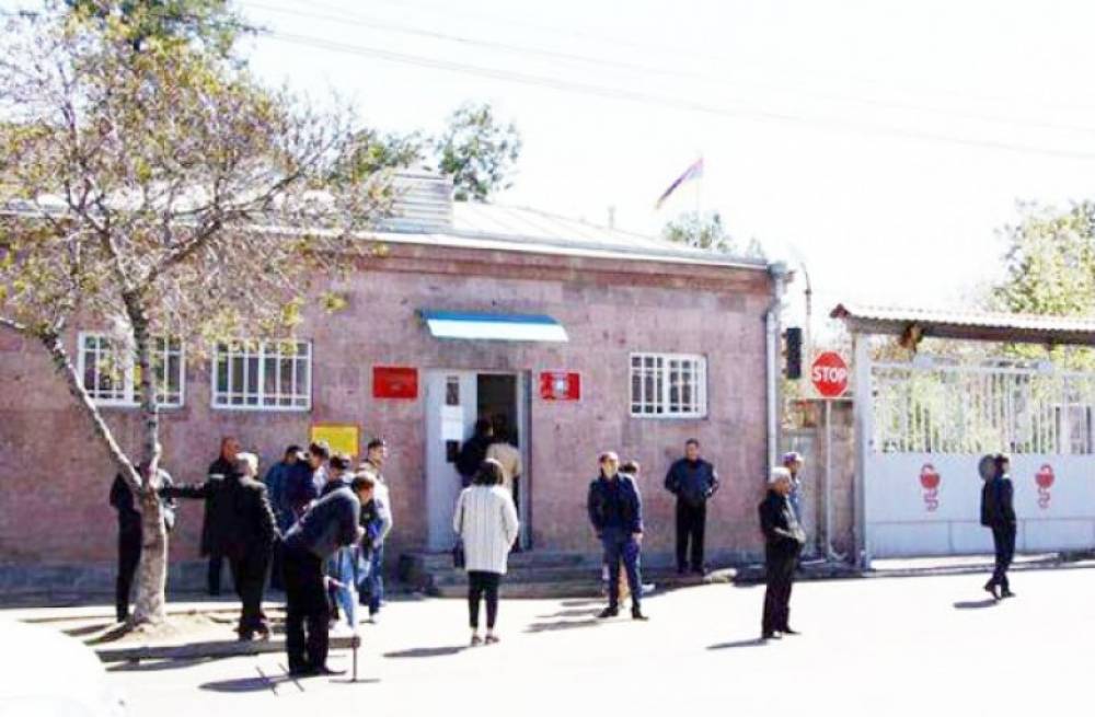 Պահեստազորի փոխգնդապետին քաղաքական նկատառումներով թույլ չեն տվել մտնել հոսպիտալ. «Փաստ»