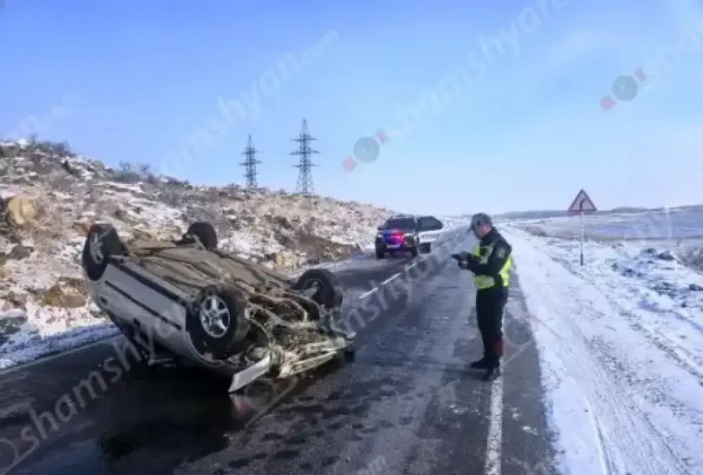 Արագածոտնի մարզում «Opel»-ով վթարի է ենթարկվել գյուղերից մեկի դպրոցի զինղեկը