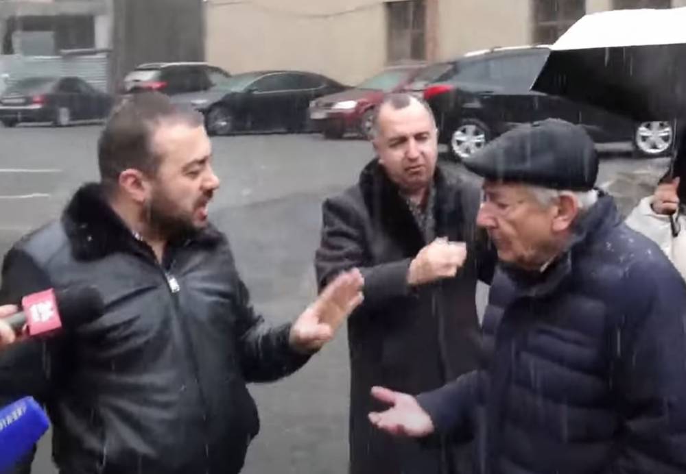 Իրավիճակը լարվեց․ «Հարամ մի՛ արեք երեխեքի միջոցառումը, ճիշտ չեք», «Ագրեսիան ձեզ պահեք, հանգստացեք»