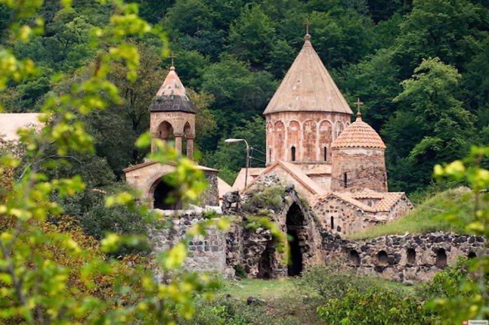 30 հայ ուխտավորներ գնացել են Դադիվանք խաղաղապահների ուղեկցությամբ
