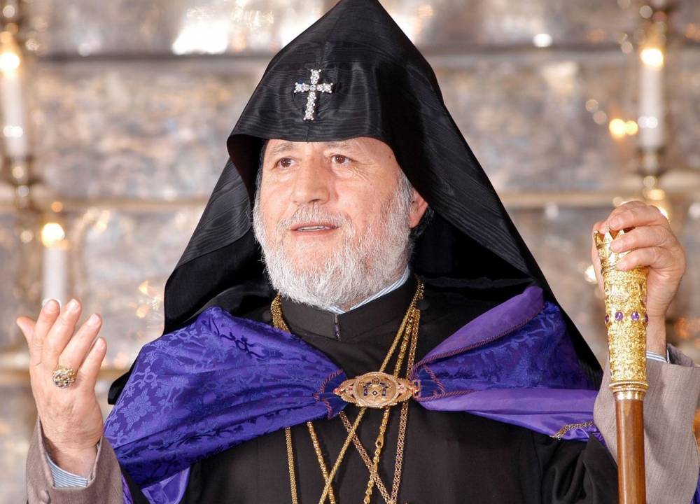 Այս տարի Բանակի տոնը դիմավորում ենք պատերազմի ողբերգական հետեւանքների ցավը մեր հոգում․ Գարեգին Բ