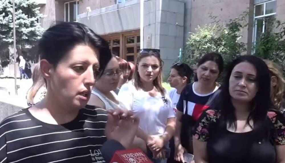 Հաշմանդամ դարձած զինվորների ծնողները բողոքում են պետպատվերի քանակի նվազման դեմ