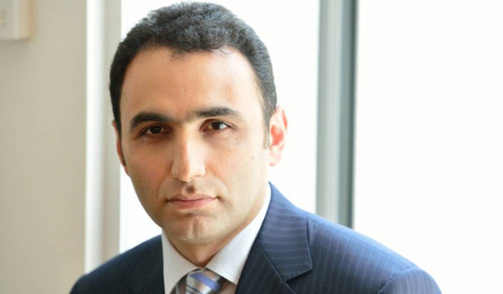 Այսօր ժամը 14:00-ին կրկին դատական նիստ է նշանակված․ այս շտապողականության նպատակը Ավետիքին կրկին կալանավորելն է․ Մենուա Սողոմոնյան