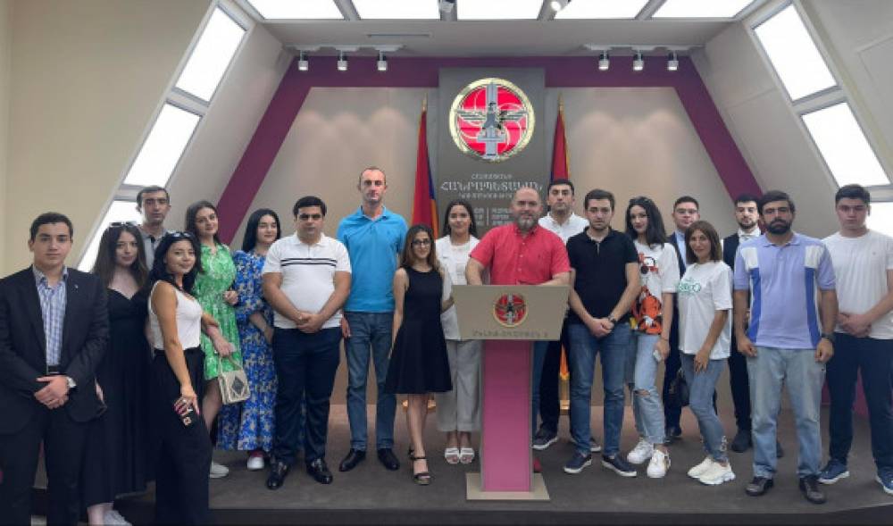 Հանդիպել եմ ուսանողների հետ․ քննարկել ենք կրթության ոլորտի հարցեր․Աշոտյան