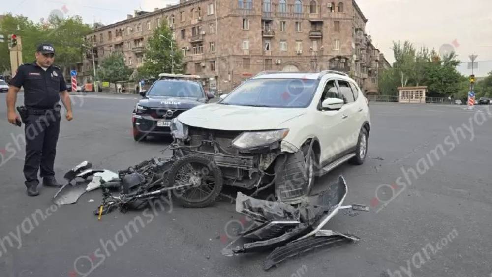 Երևանում հերթական անգամ ավտովթար է տեղի ունեցել, վիրավոր կա