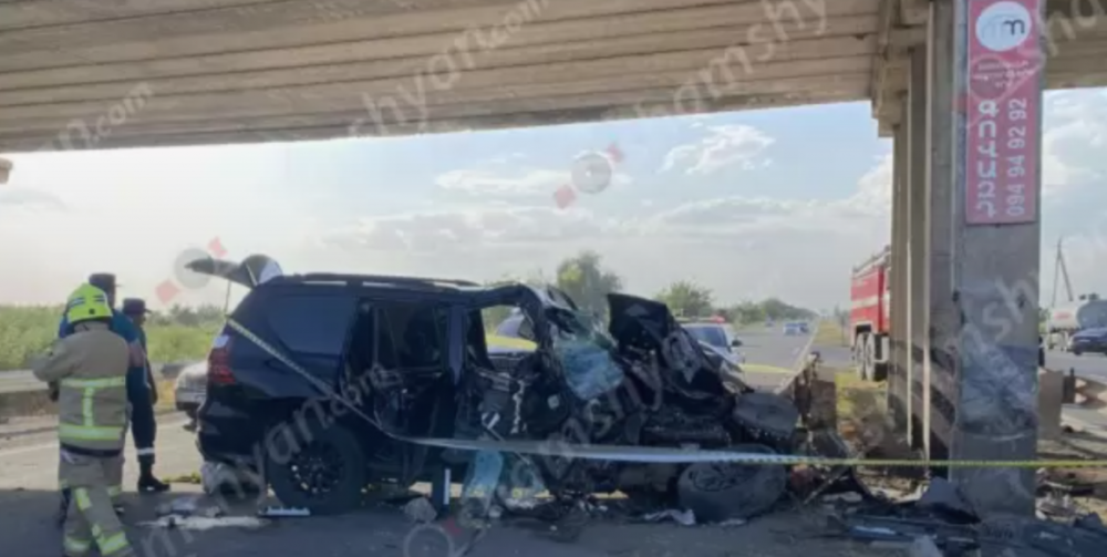 Խոշոր ավտովթար է տեղի ունեցել Արարատի մարզում. հայրն ու նրա 3-ամյա դուստրը տեղափոխվել են հիվանդանոց, բժիշկները պայքարում են նրանց կյանքի համար