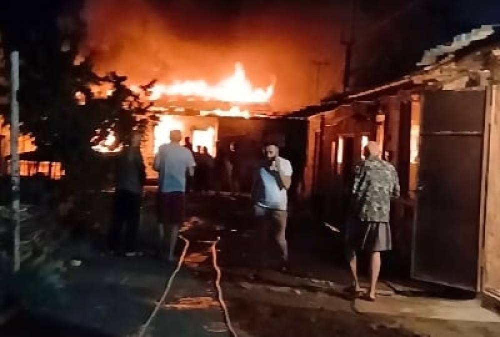 Տանտերը պատուհանից հանել է կնոջն ու 2–ամյա երեխային, մյուսներին չի հասցրել հանել. մանրամասներ պայթյուն–հրդեհից
