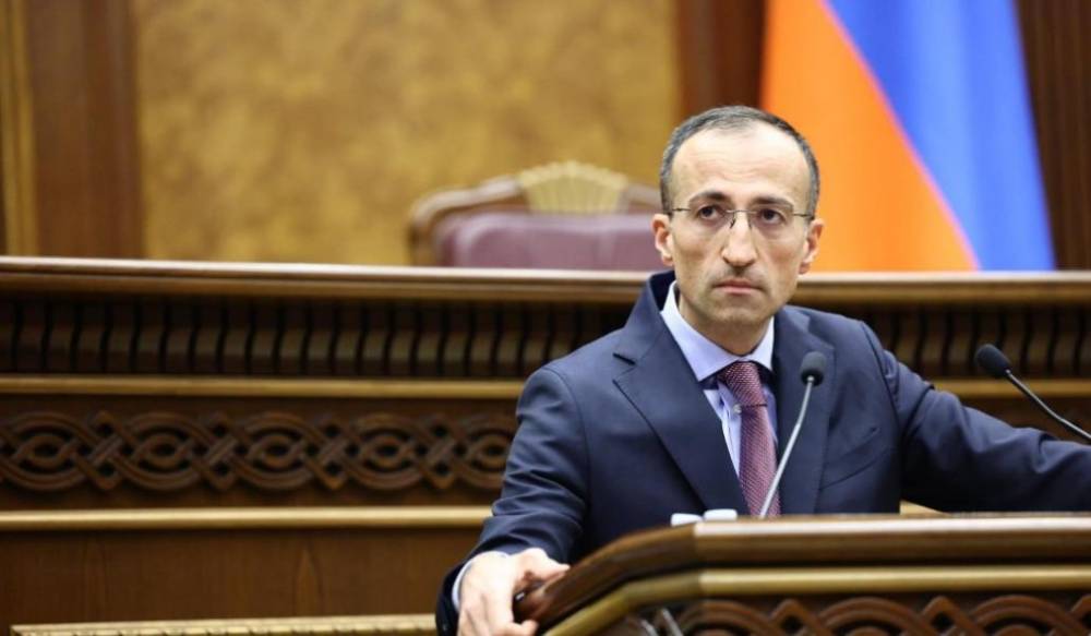 Ասողիկներն ու յուր ընկերներն ինչ-որ անեծքներ են հղել երևակայական հարձակման մասնակիցներին. ու այս մարդկանց թվում է, որ իրենց ասածը «տեղ է հասնում». Արսեն Թորոսյան