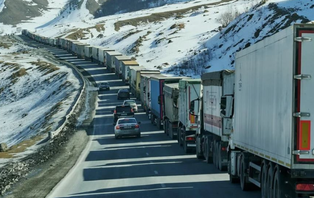 Խցանում Լարսում. հերթում ավելի քան 1,3 հազար հայկական բեռնատար կա