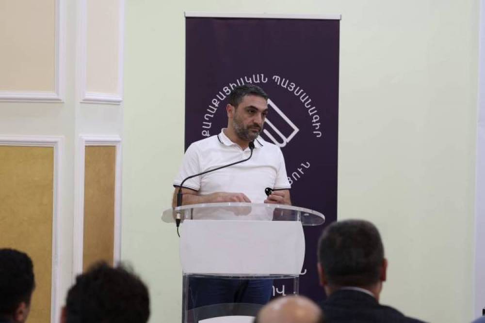 Ստրկատիրական կարգեր ՔՊ-ում․ Սիմիդյանն ազատվել է Փաշինյանին հակաճառելու համար․ «Հրապարակ»