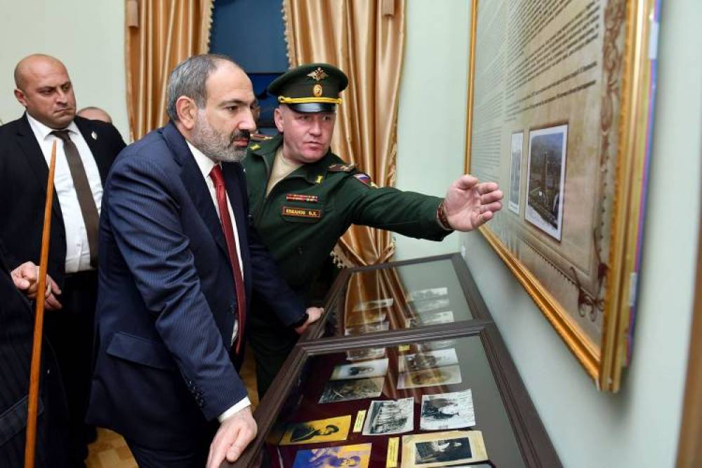 Մեծ քանակությամբ զինտեխնիկա, ռազմամթերք են բերում 102–րդ ռազմաբազա․ «Հրապարակ»