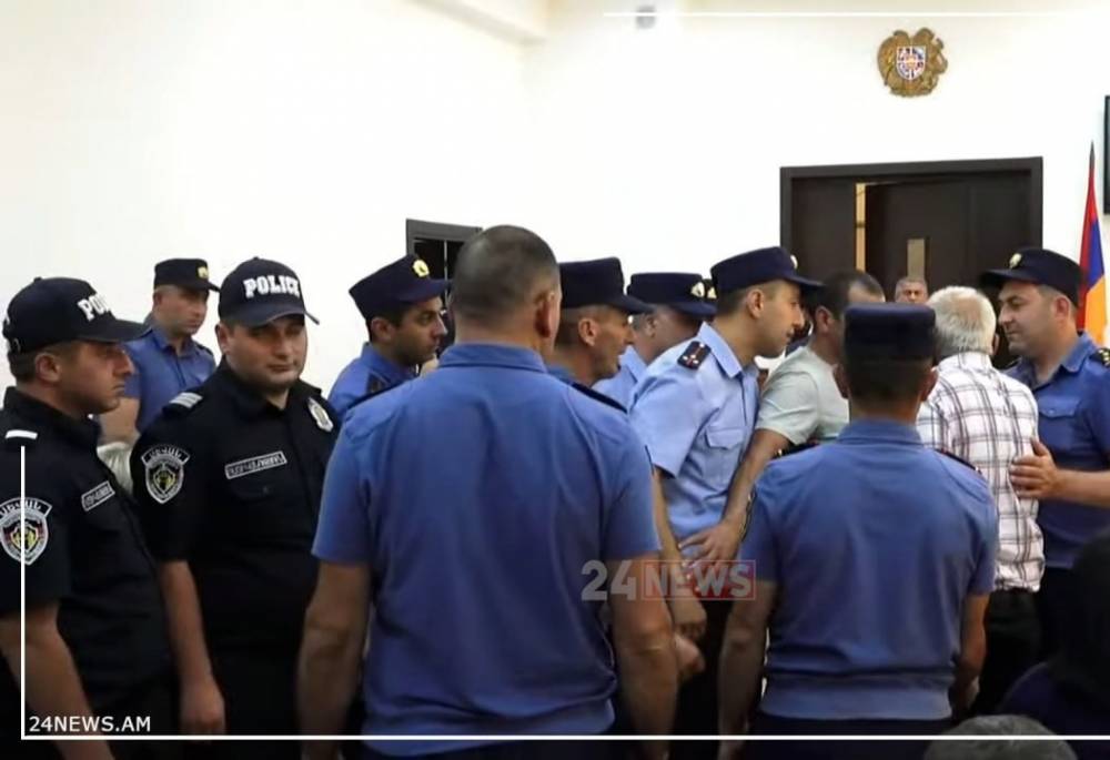 Գերլարված իրադրություն Ազատի գործով նիստին․ «Հեռացրե՛ք դահլիճից, սանկցիա եմ կիրառում», «Մի րոպե՛»