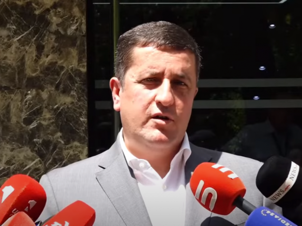 Հիմա կոչ եմ անում մեր 6800 աշխատակիցներին մնալ, աշխատել մեր ձևով, ի բարօրություն մեր ժողովրդի. Դավիթ Ղազինյան