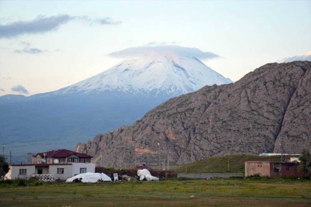 Արարատ լեռը «գլխարկ է դրել»