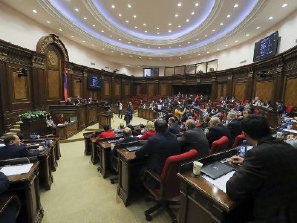 Աժ-ում կորոնավիրուսով վարակված պատգամավորների թիվն ավելացել է