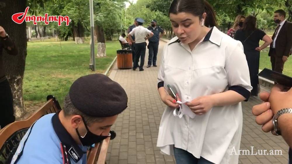 Ոստիկանները դիմակ չկրելու համար տուգանեցին Նորա Առուստամյանին