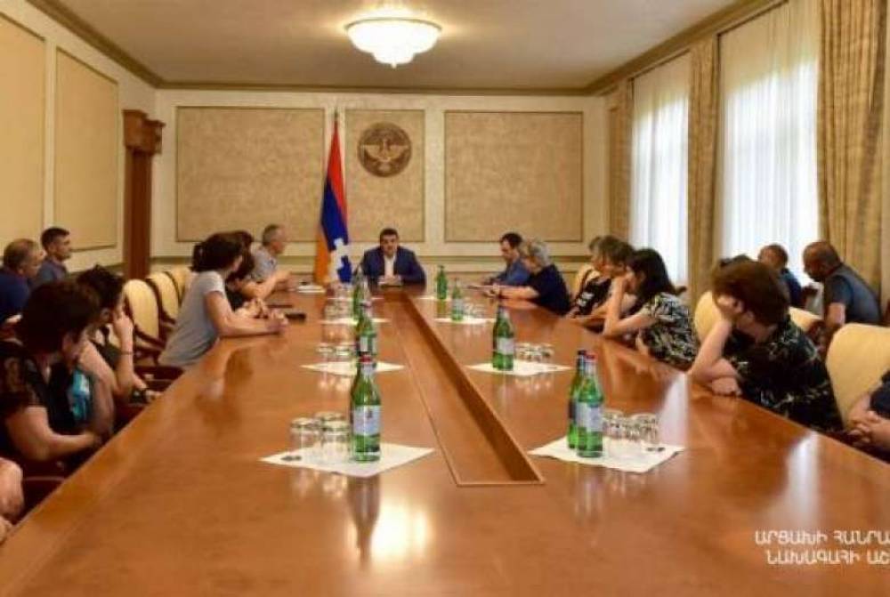 Արայիկ Հարությունյանն ընդունել է 44-օրյա պատերազմի ժամանակ անհայտ կորածների հարազատներին