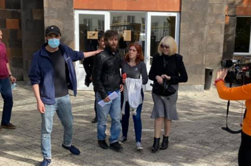 «Նիկոլ, դավաճան» գոռալու համար բերման ենթարկված քաղաքացին ազատ է արձակվել