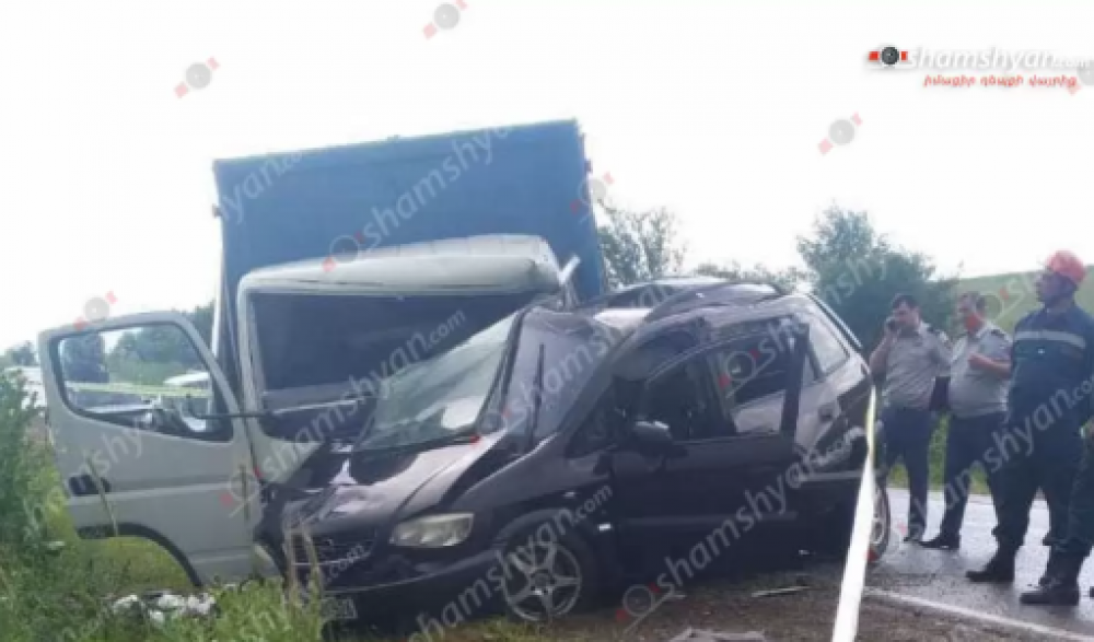 Սյունիքում բախվել են «Opel Zafira»-ն ու «Mitsubishi Fuso»-ն. կա 1 զոհ, 2 վիրավոր. shamshyan