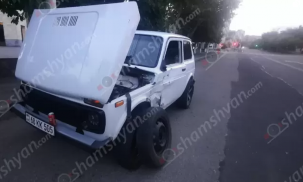 Երևանում բախվել են «ՎԱԶ 2121»-ը և մոտոցիկլը. կա տուժած