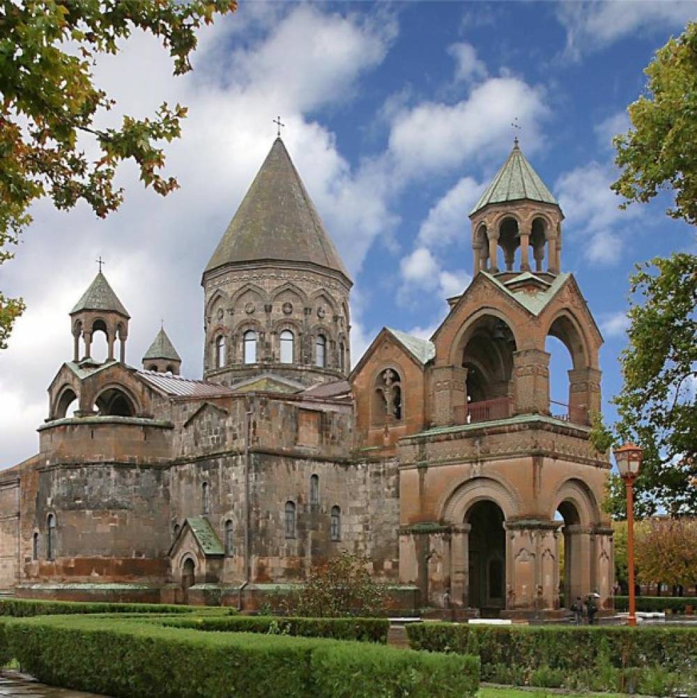 Գասպար Կարապետյանը Կայա Կալլասին Էջմիածին այցելելու կոչ է արել