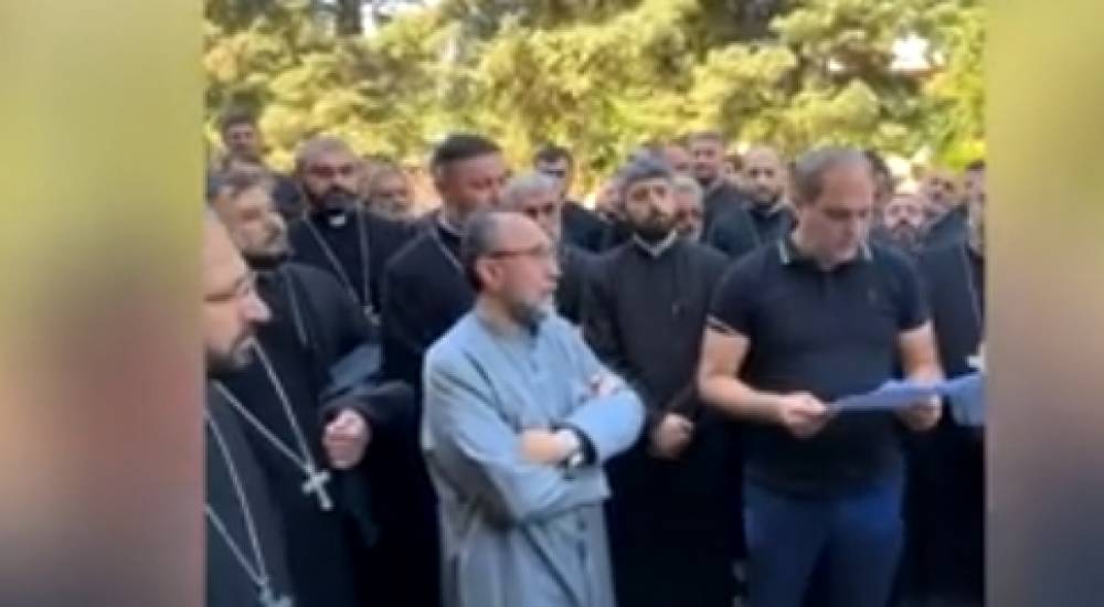 «Սրբազան, մի՛ գնացեք, թող գան՝ բոլորիս տանեն». Միքայել Սրբազանին ձերբակալելու որոշում կա (տեսանյութ)