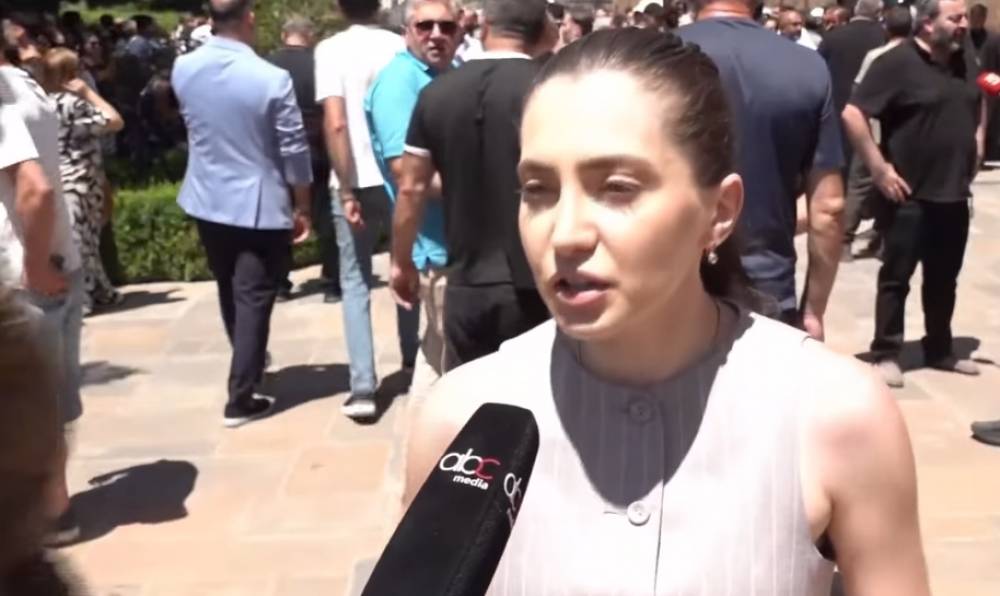 Ժողովու՛րդ, եկե՛ք Սուրբ Էջմիածին, այստեղ է հայերի փրկությունը, թուրքը հարձակվել է Մայր Աթոռի վրա