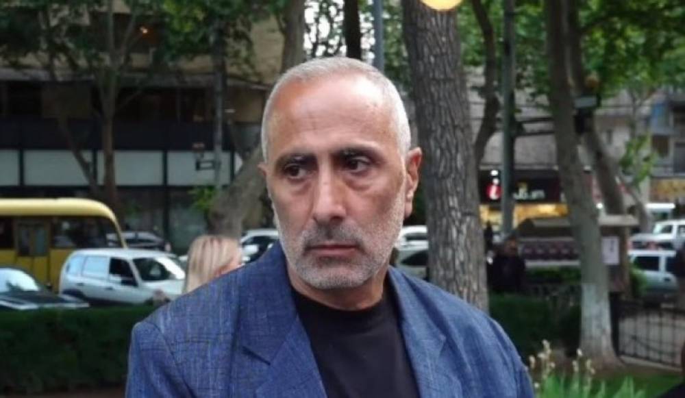 Զոհվածի ծնող Արա Ռոստոմյանի տանն անօրինական ոչինչ չհայտնաբերվեց, սակայն Ռոստոմյանը ձերբակալվեց. փաստաբան