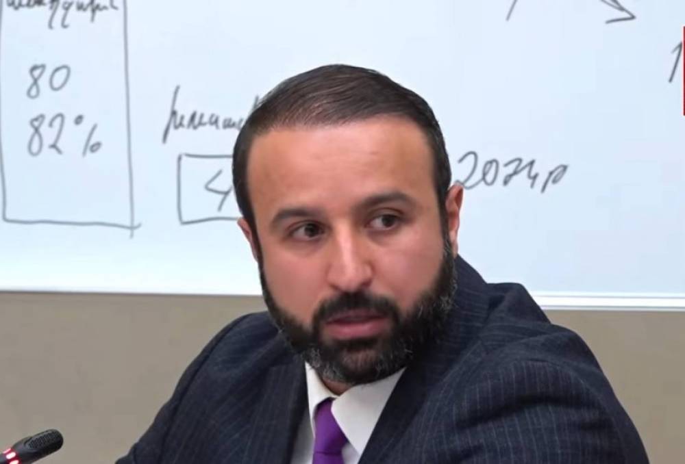Ունենք պատգամավորի զավակ, որը դասարանում միակ ՀՀ քաղաքացին է, միայն ինքն է զորակոչվելու ծառայության. կամ ՀՀ քաղաքացի չեն, կամ ուրիշ ճանապարհով լուծել են իրենց հարցերը, սա արդա՞ր է. Հայկ Սարգս