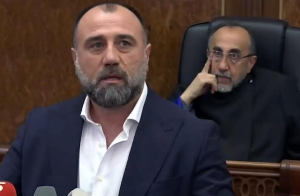 Դուք վնասում եք ձեզ ու ձեր անշուք «ապագային», աջակցությունս՝ Սրբազանին․ Ռուբեն Մխիթարյան