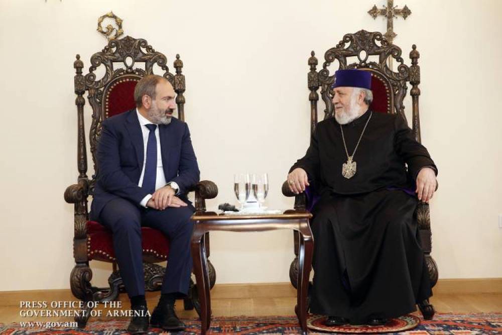 Եկեղեցու դեմ պայքարում ո՞վ է Փաշինյանի խորհրդատուն․ «Հրապարակ»