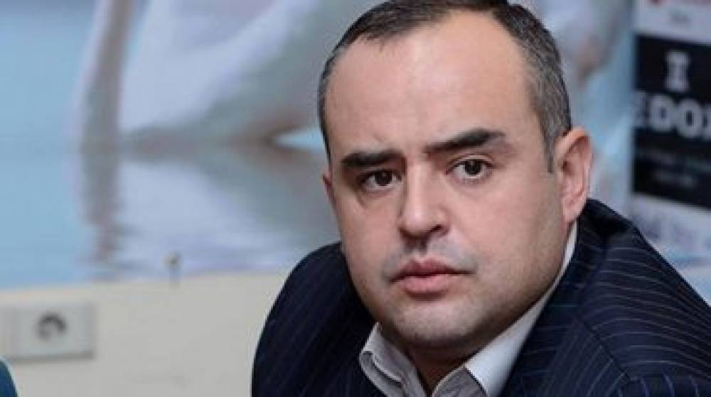 Փաշինյանի թիմակիցները վաղուց փողոցային բոմժ դուռակները չեն, որ պատրաստ են ծառայելու ամեն սիգարետ ունեցողին, նրանք վաղուց դոլարային միլիոնատերեր են. Տիգրան Աթանեսյան