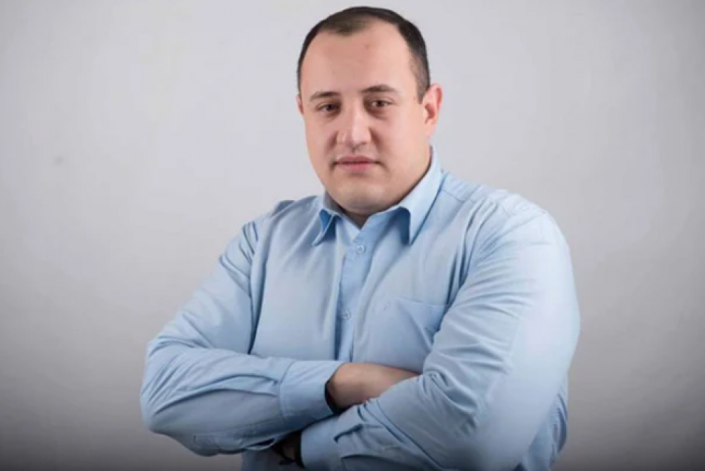 Գիտակից մարդիկ պիտի հորդորեն ու պահանջեն, որ Ալենին ոչ թե զրահապատ մեքենա տրամադրվի, այլ տանկ